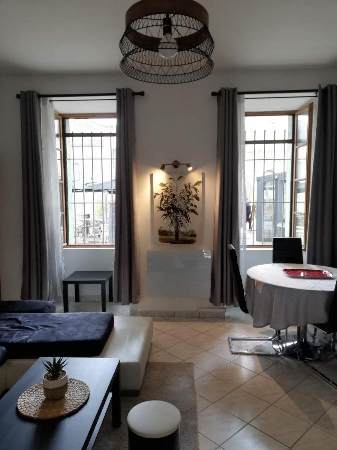 Orange: Appartement Pratique Et Idealement Place Orange  Kültér fotó