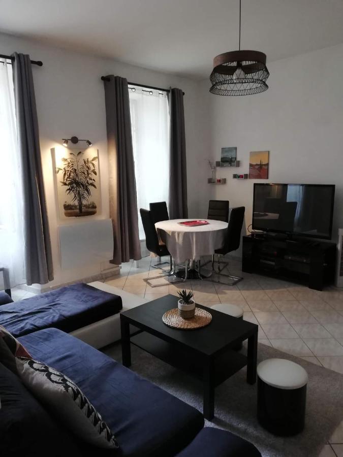 Orange: Appartement Pratique Et Idealement Place Orange  Kültér fotó