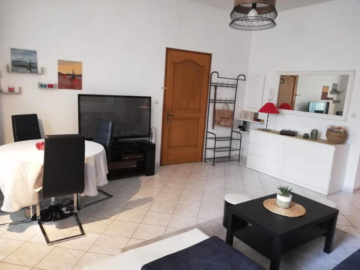 Orange: Appartement Pratique Et Idealement Place Orange  Kültér fotó